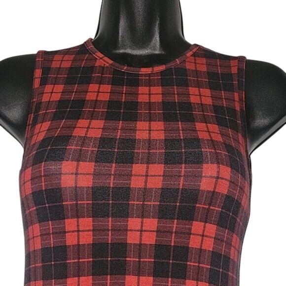 Red & Black Plaid Sleeveless Fit & Flare Dress With Gradient Ombre Skirt Design - Picture 6 of 7